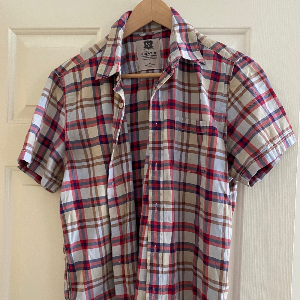 LEVI'S MENS BUTTON DOWN SHIRT SIZE MEDIUM